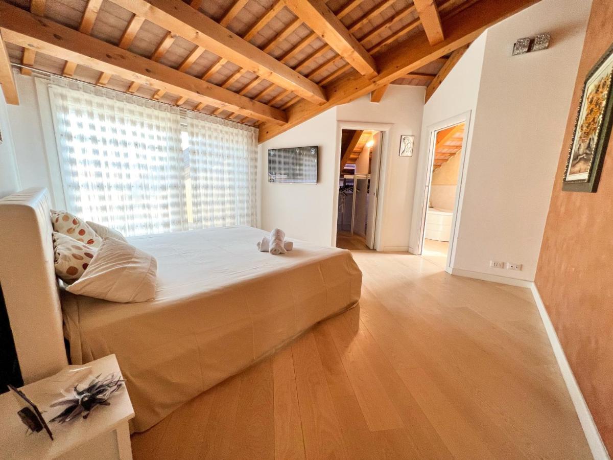شقة Erman House Mansarda Sulla Riviera Del Brenta Venezia دولو المظهر الخارجي الصورة